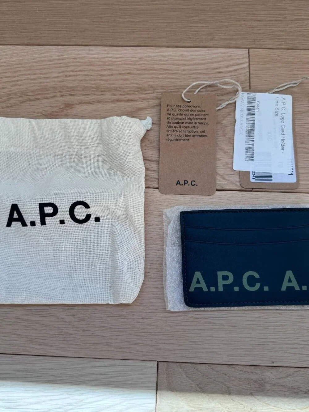 A.P.C. Men's Logo Print Leather Pocket Organizer | Forest Olive Green